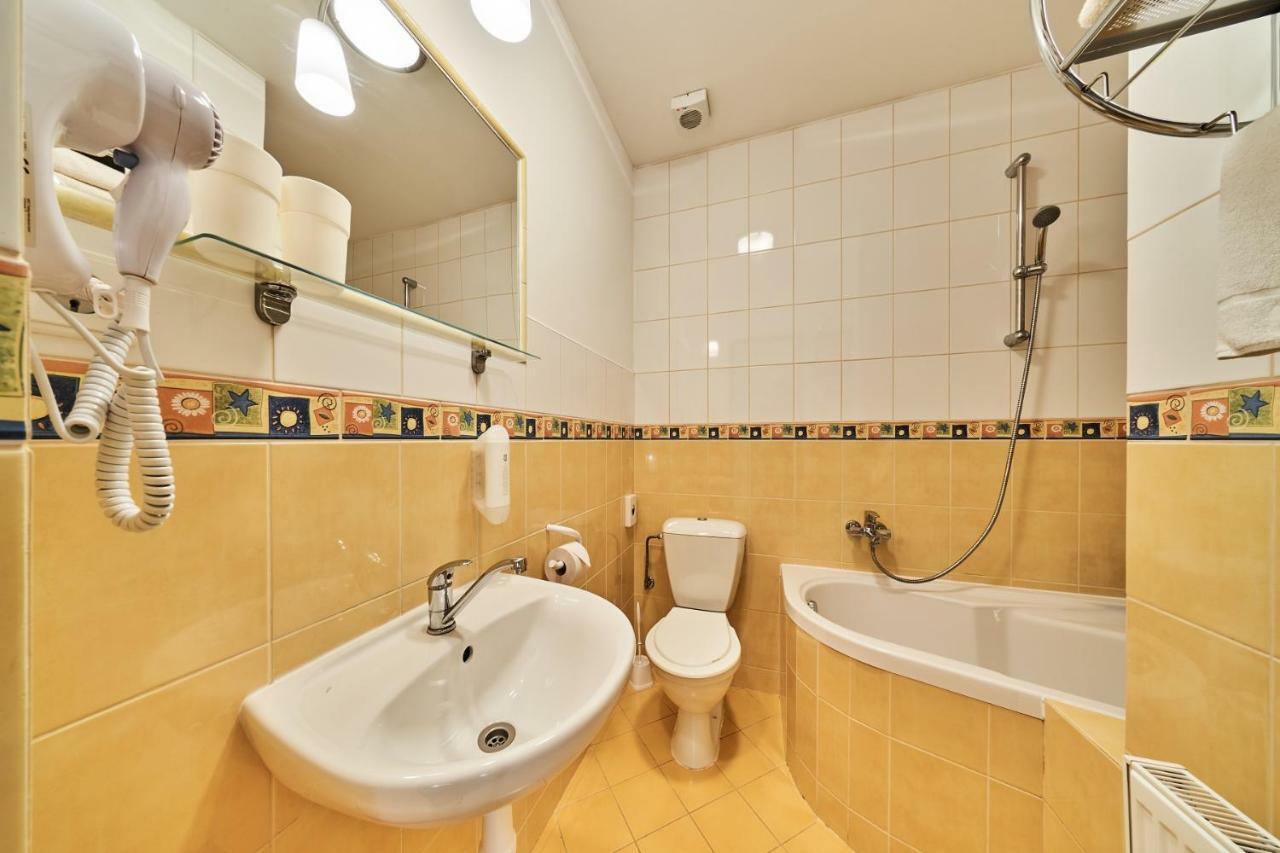 Penzion Ctyrlistek Teplice nad Metuji Ngoại thất bức ảnh